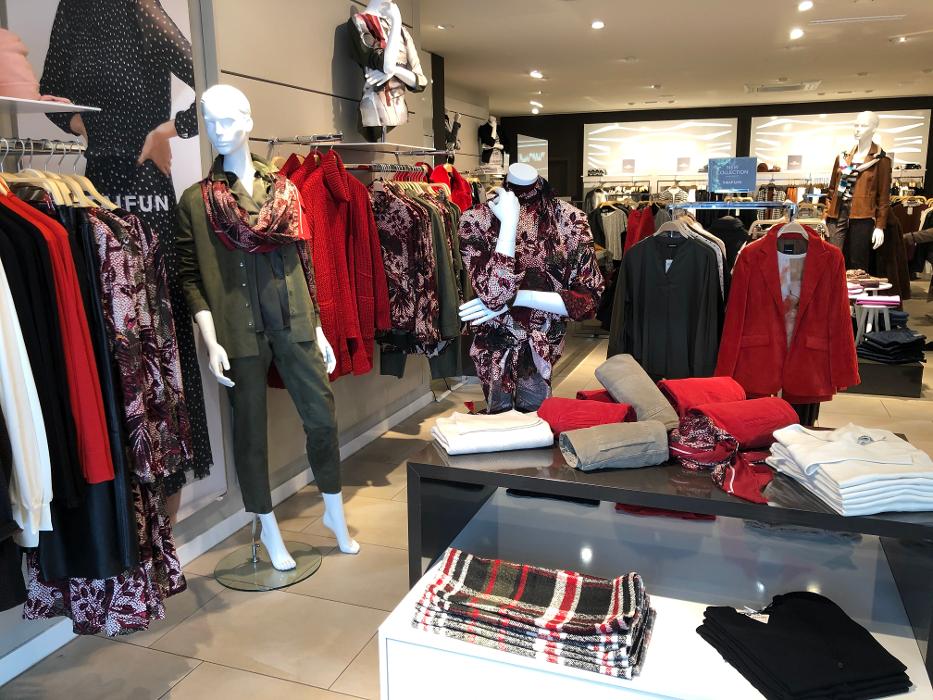 BAYARD CO LTD WOMEN, Bahnhofstrasse in Biel