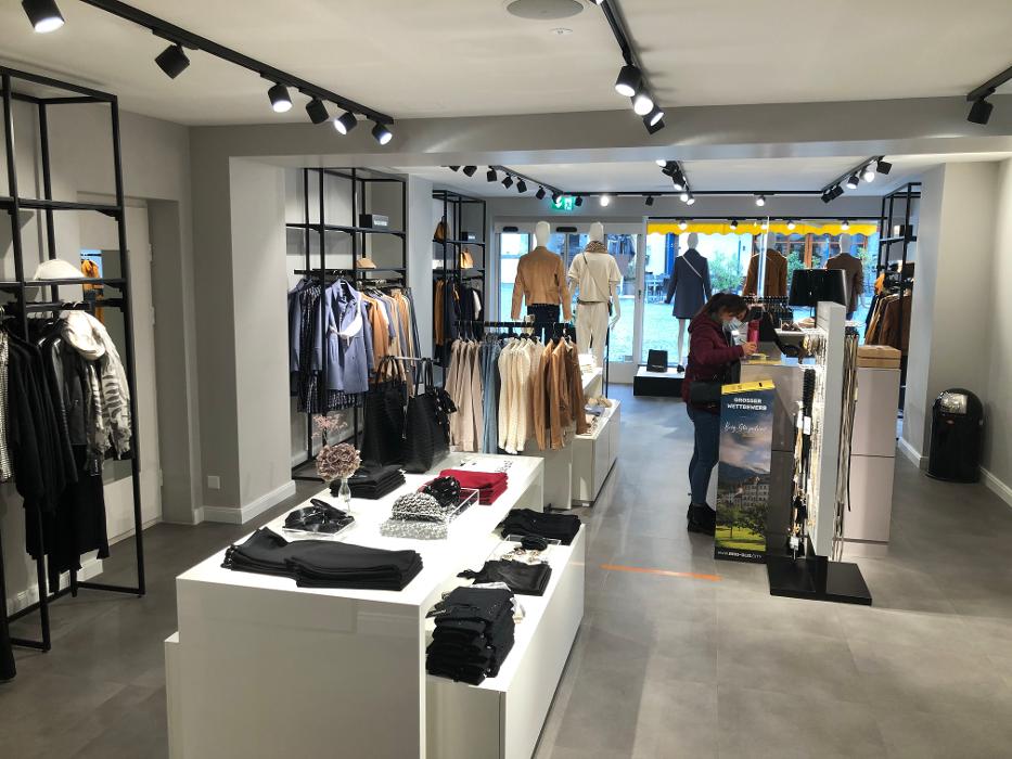 BAYARD CO LTD PREMIUM, Sebastiansplatz in Brig-Glis