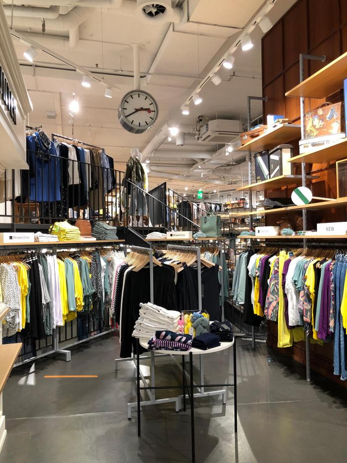 BAYARD CO LTD WOMEN Shopville, Museumstrasse in Zürich