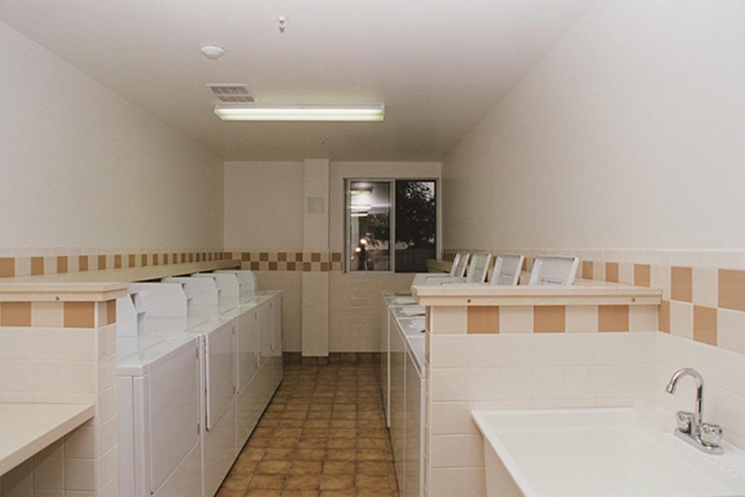 Leamington Heights Apartments