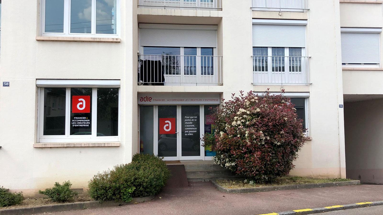 Foto 1 di Agence Adie