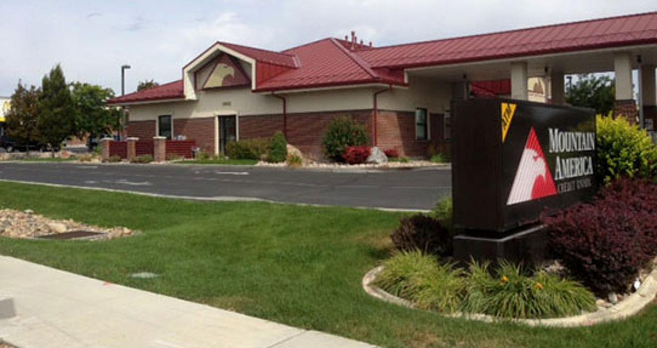 Mountain America Credit Union - Riverton: 12600 South Branch Image