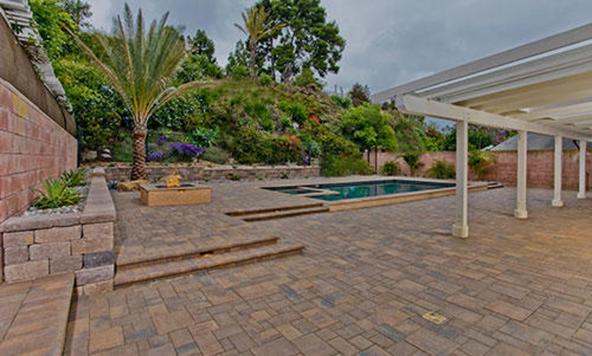 Lara Pavers Outdoor LLC - Encinitas, CA