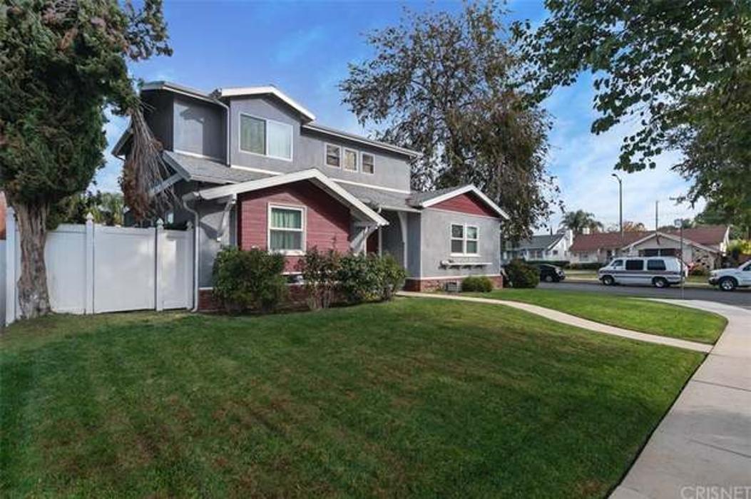 Lawn Care by Lars - Canoga Park, CA