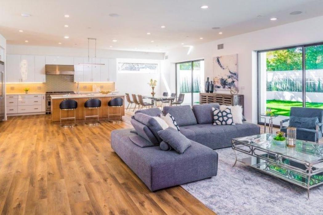 Nathalie Interior Motives Home staging and Design - Tarzana, CA
