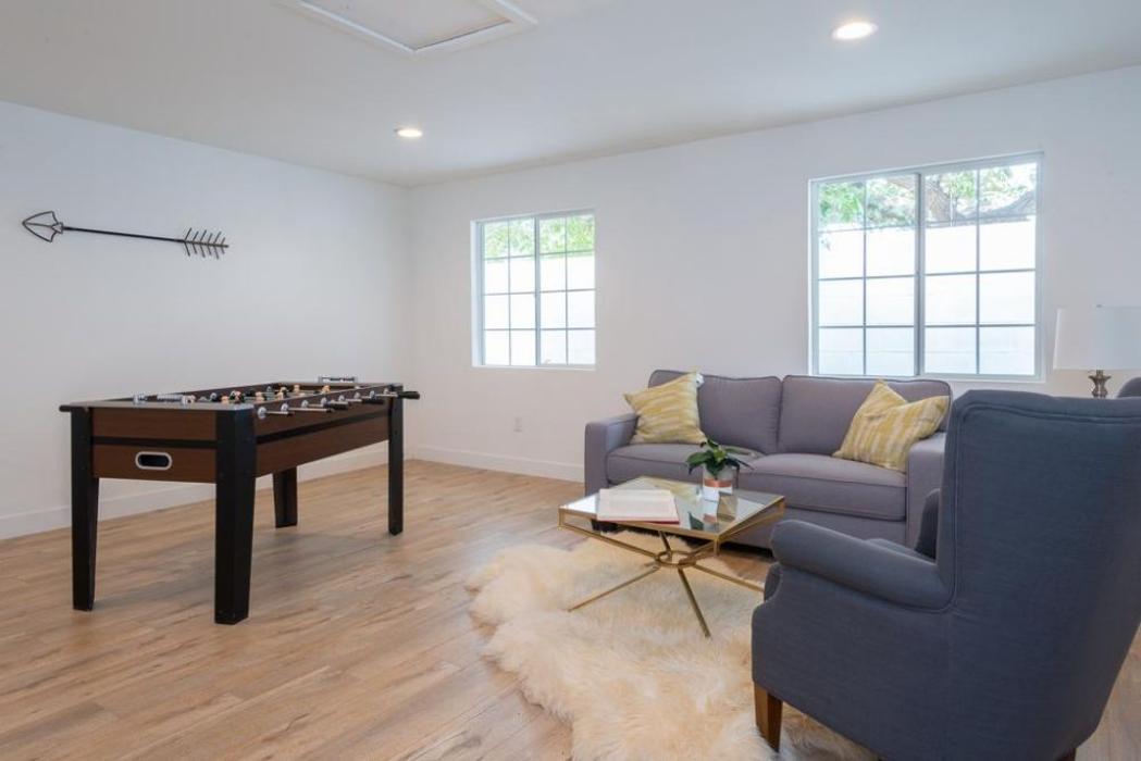 Nathalie Interior Motives Home staging and Design - Tarzana, CA