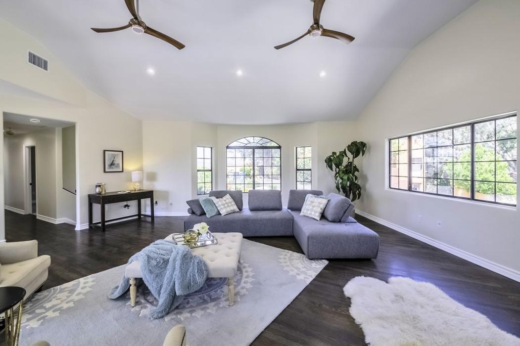 Nathalie Interior Motives Home staging and Design - La Canada Flintridge, CA