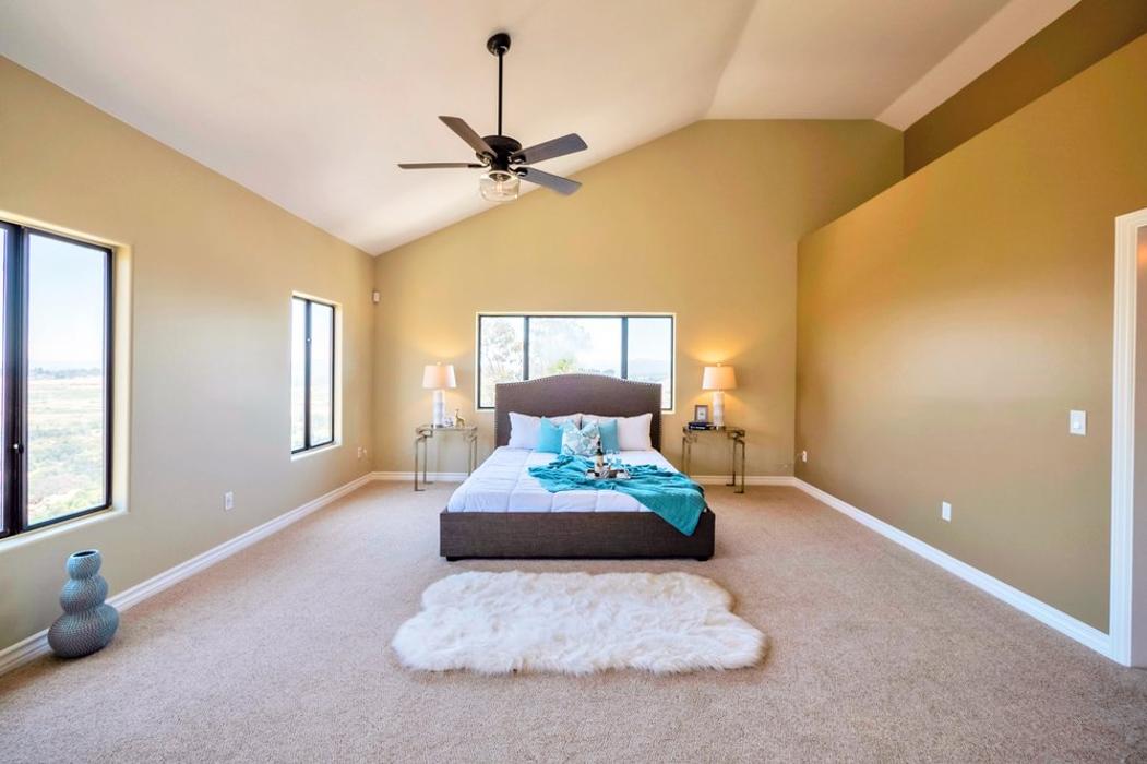 Nathalie Interior Motives Home staging and Design - La Canada Flintridge, CA