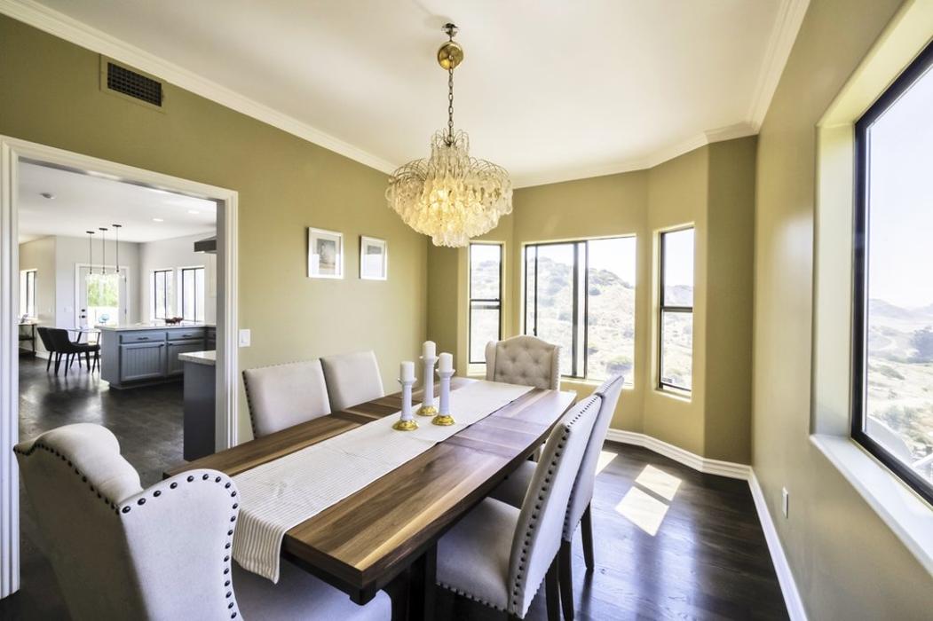 Nathalie Interior Motives Home staging and Design - La Canada Flintridge, CA