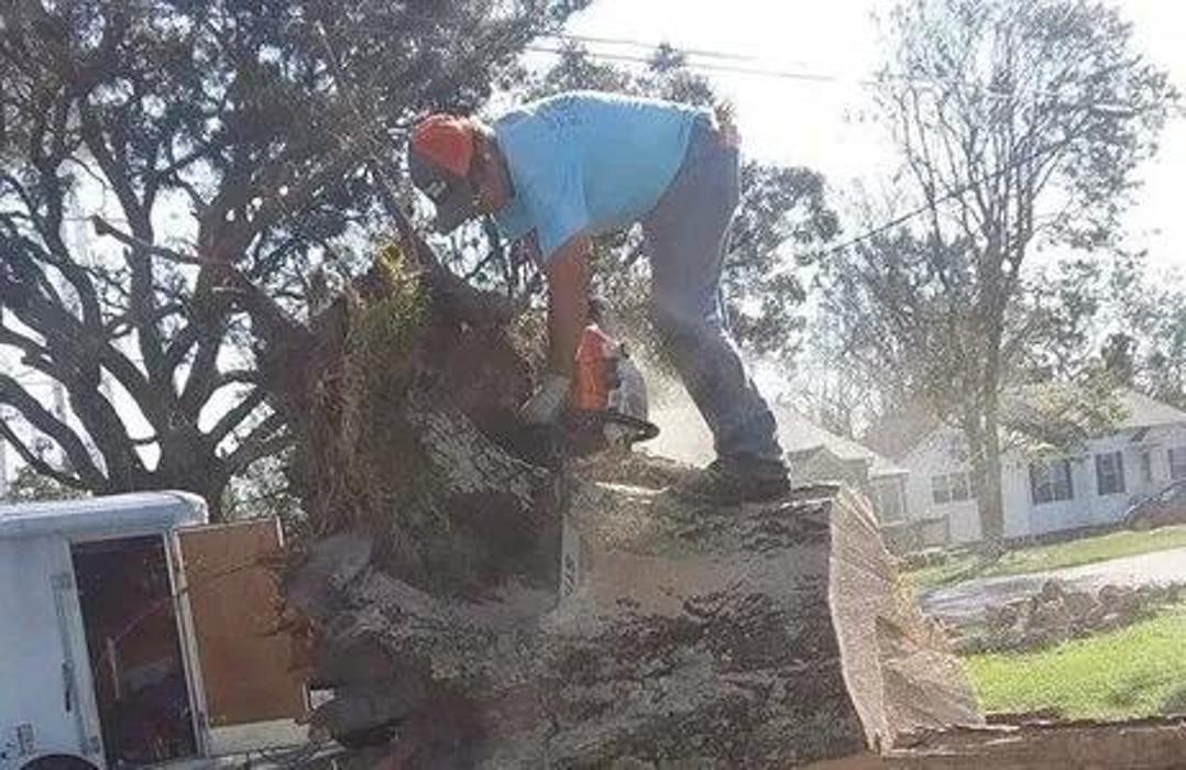 Doug's Disaster Relief - Hubert, NC