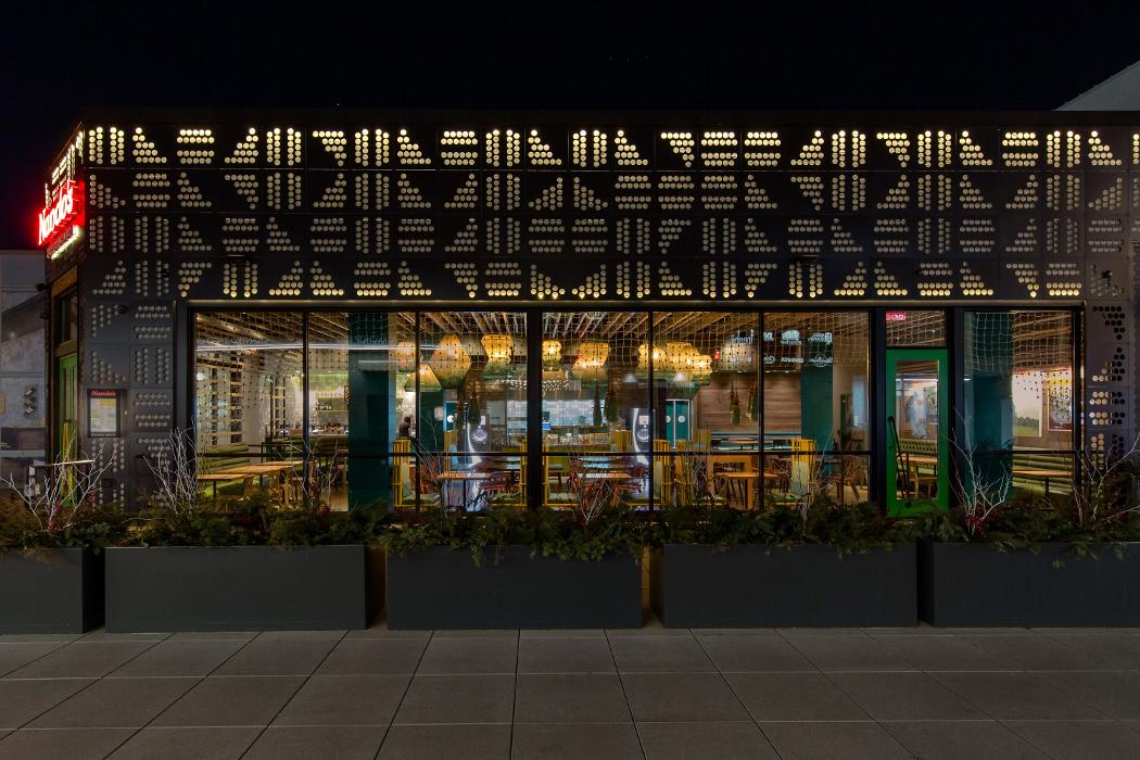 Nando's PERiPERi, 523 Oakbrook Ctr, Oak Brook, IL, Eating places