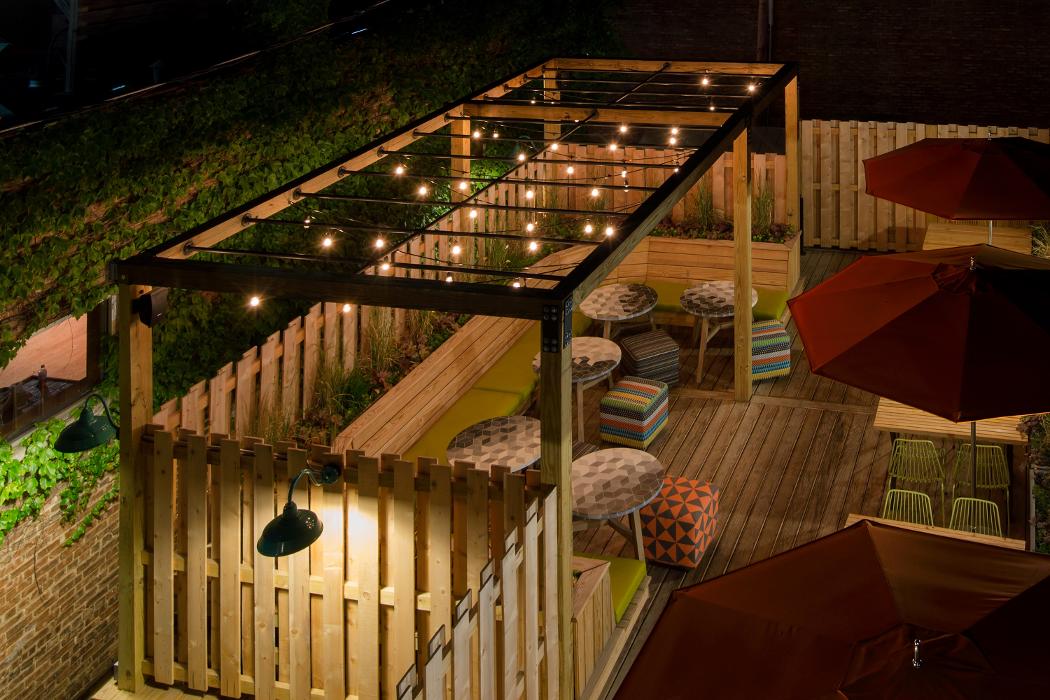 Nando's PERi-PERi Image