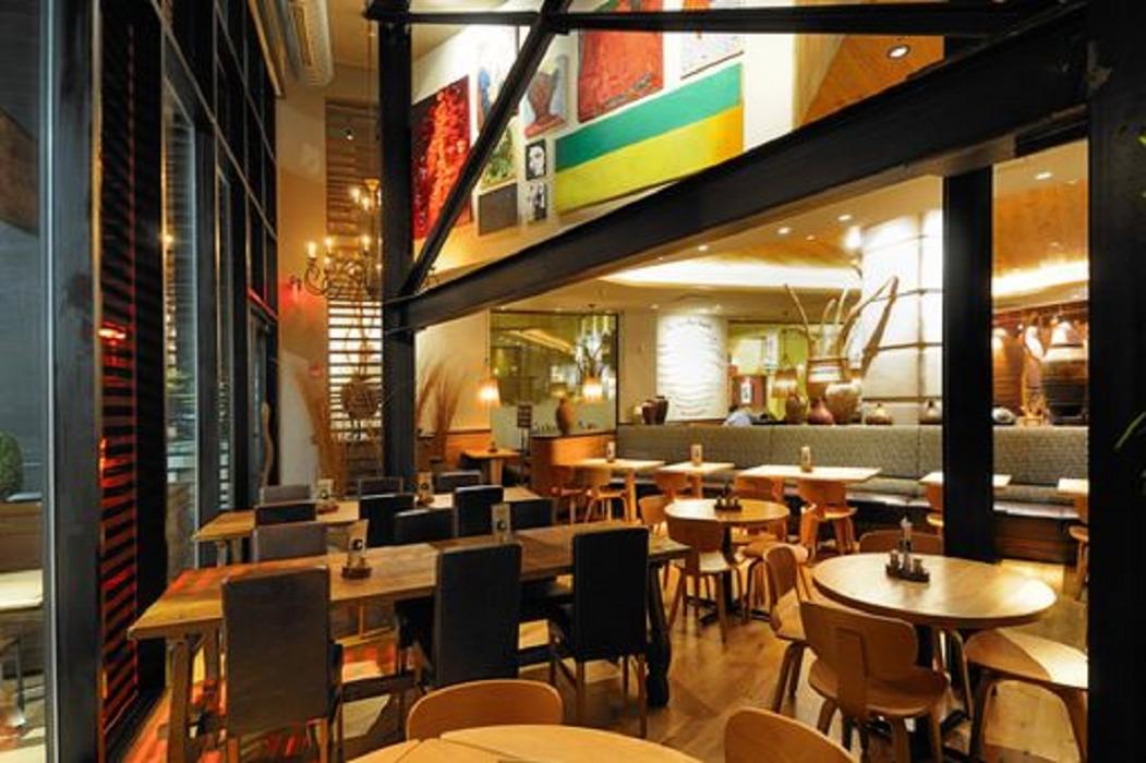Nando's PERi-PERi Image