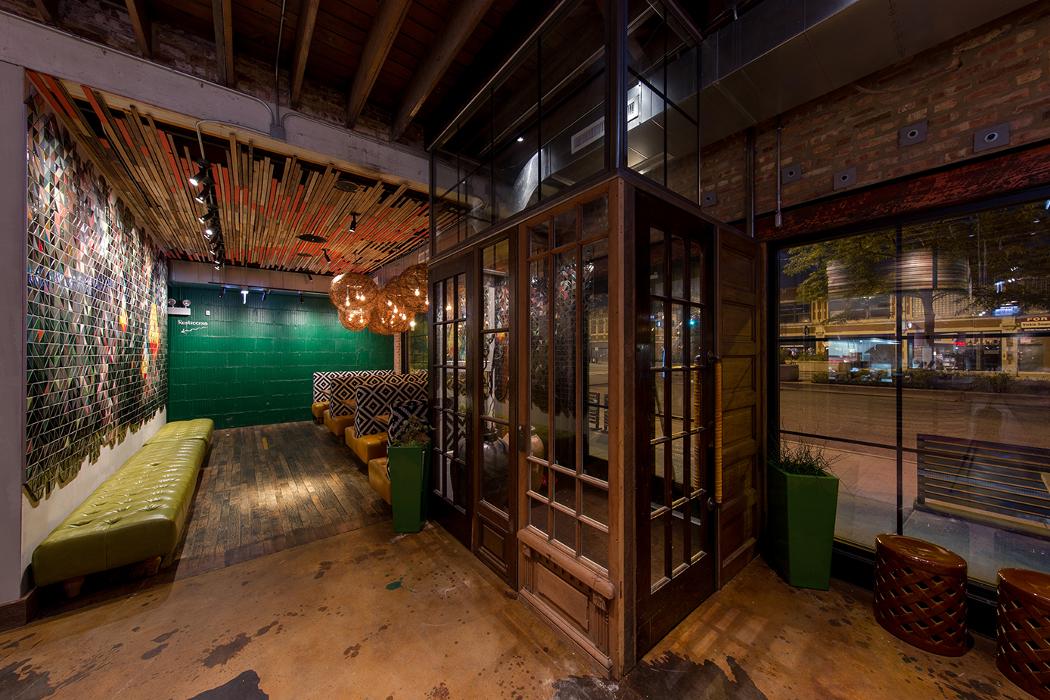 Nando's PERi-PERi Image