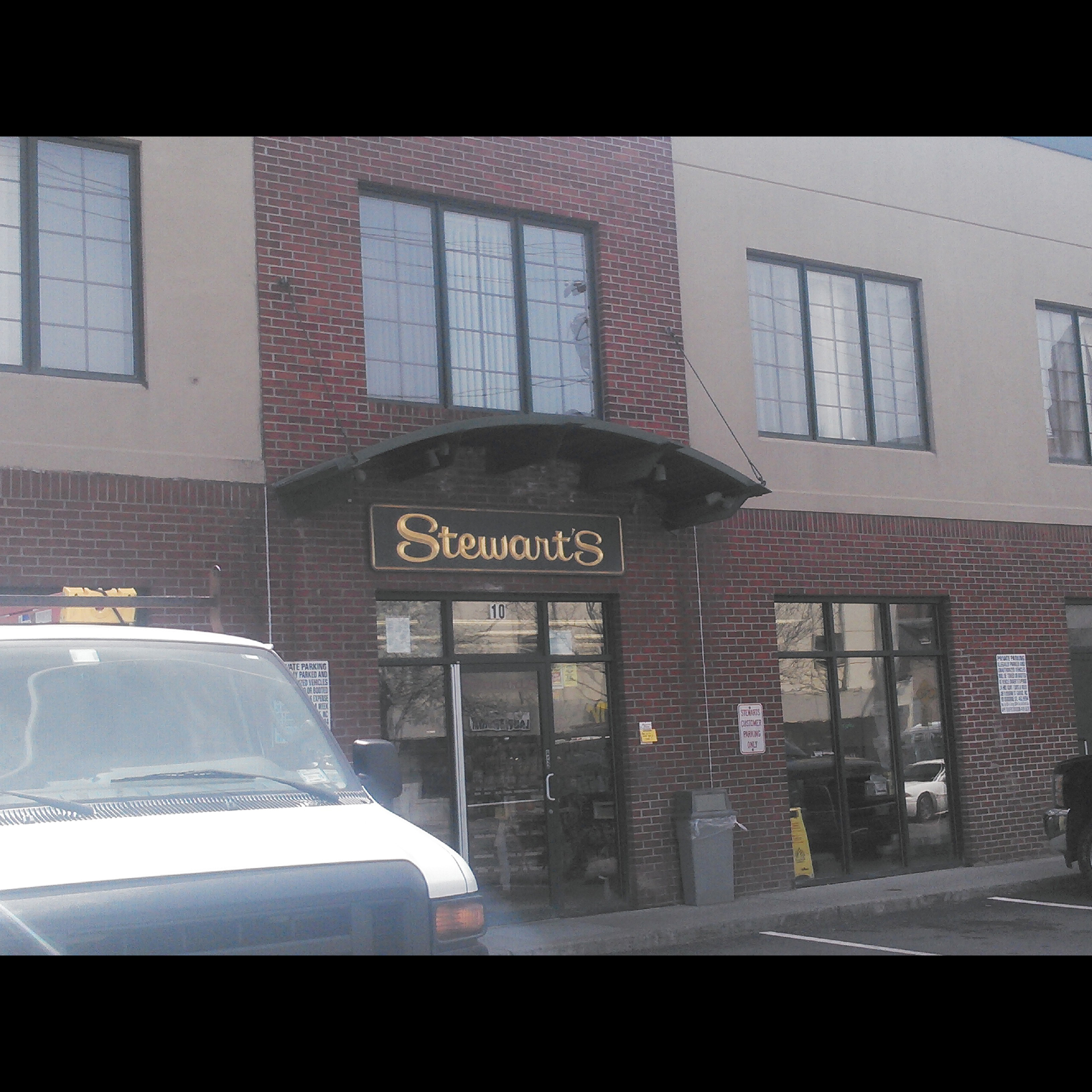 Stewart's Shops Logo