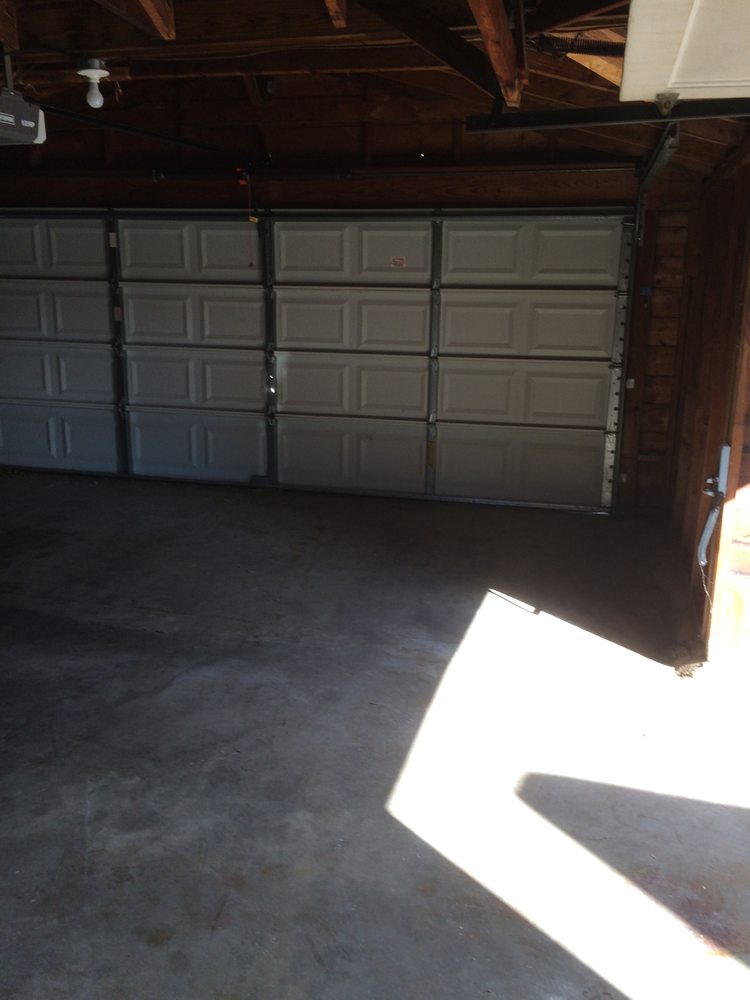 Aaron's Hauling Logo