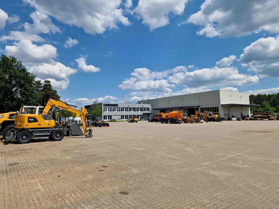 Liebherr-Baumaschinen Vertriebs- und Service GmbH, Hermann-von-Helmholtz-Straße in Kleinmachnow