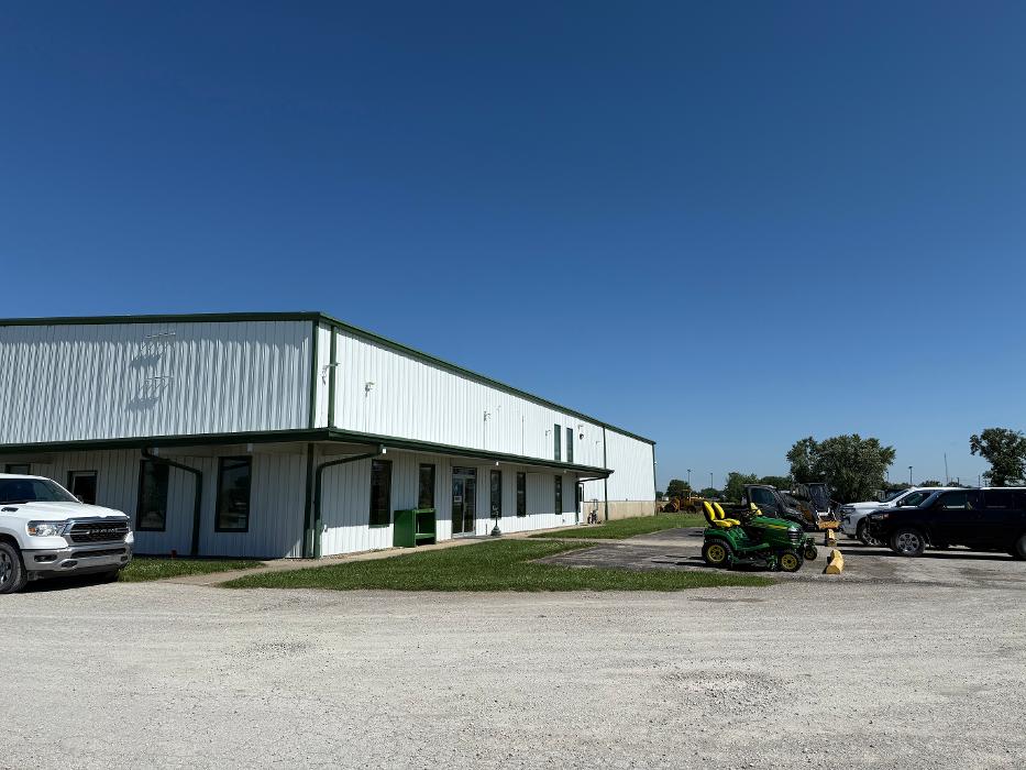 Sinclair Tractor - Centerville, IA