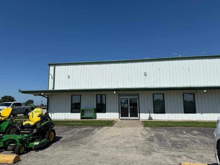Sinclair Tractor - Centerville, IA