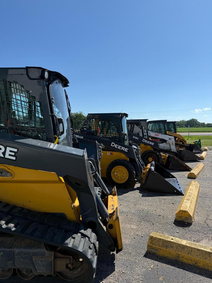 Sinclair Tractor - Centerville, IA
