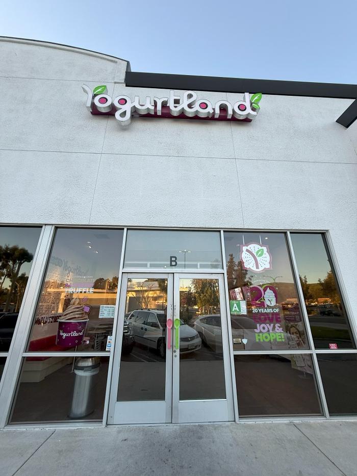 Yogurtland Azusa Amar