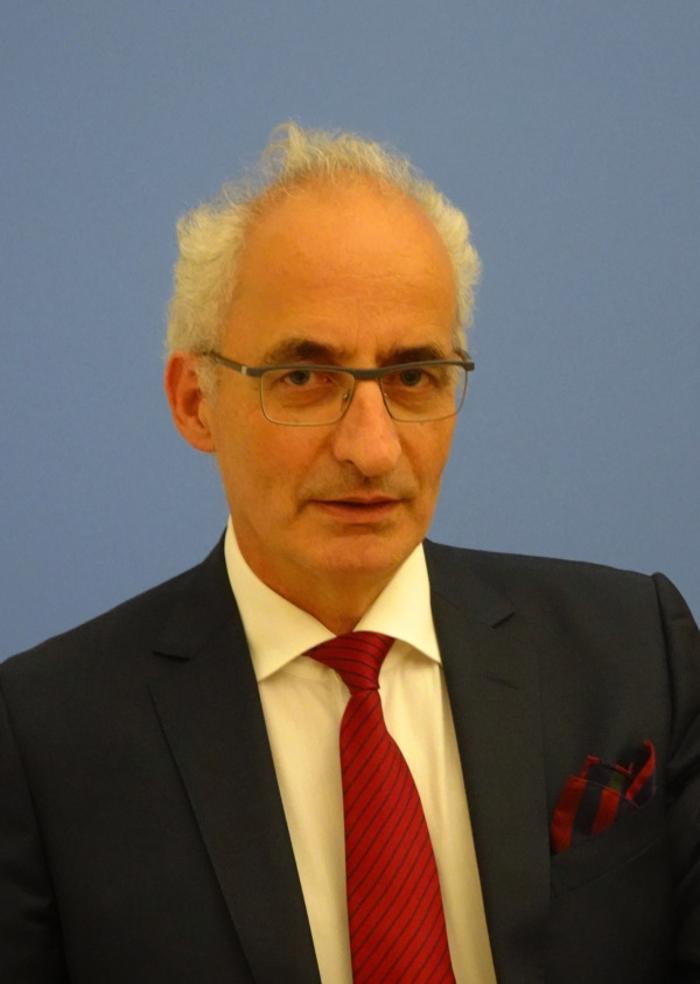 Dr. Albert Feichter Facharzt für Plastische Chirurgie in Wien