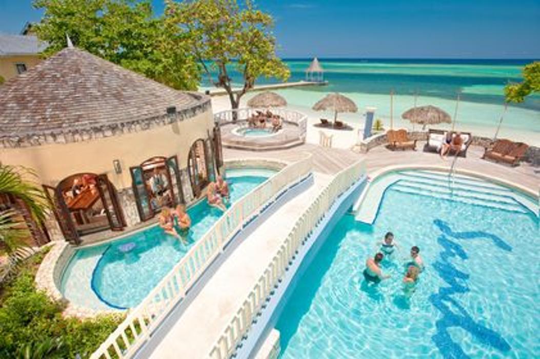 Cruise Planners-Mindy Breitman - Pompano Beach, FL