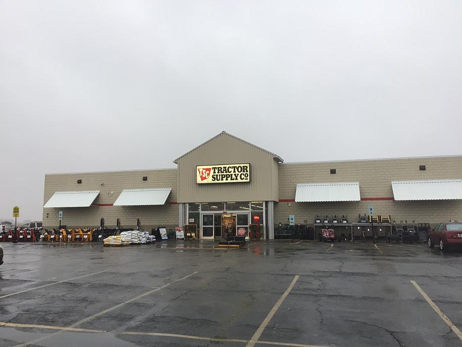 Tractor Supply Co. - Dixon, IL