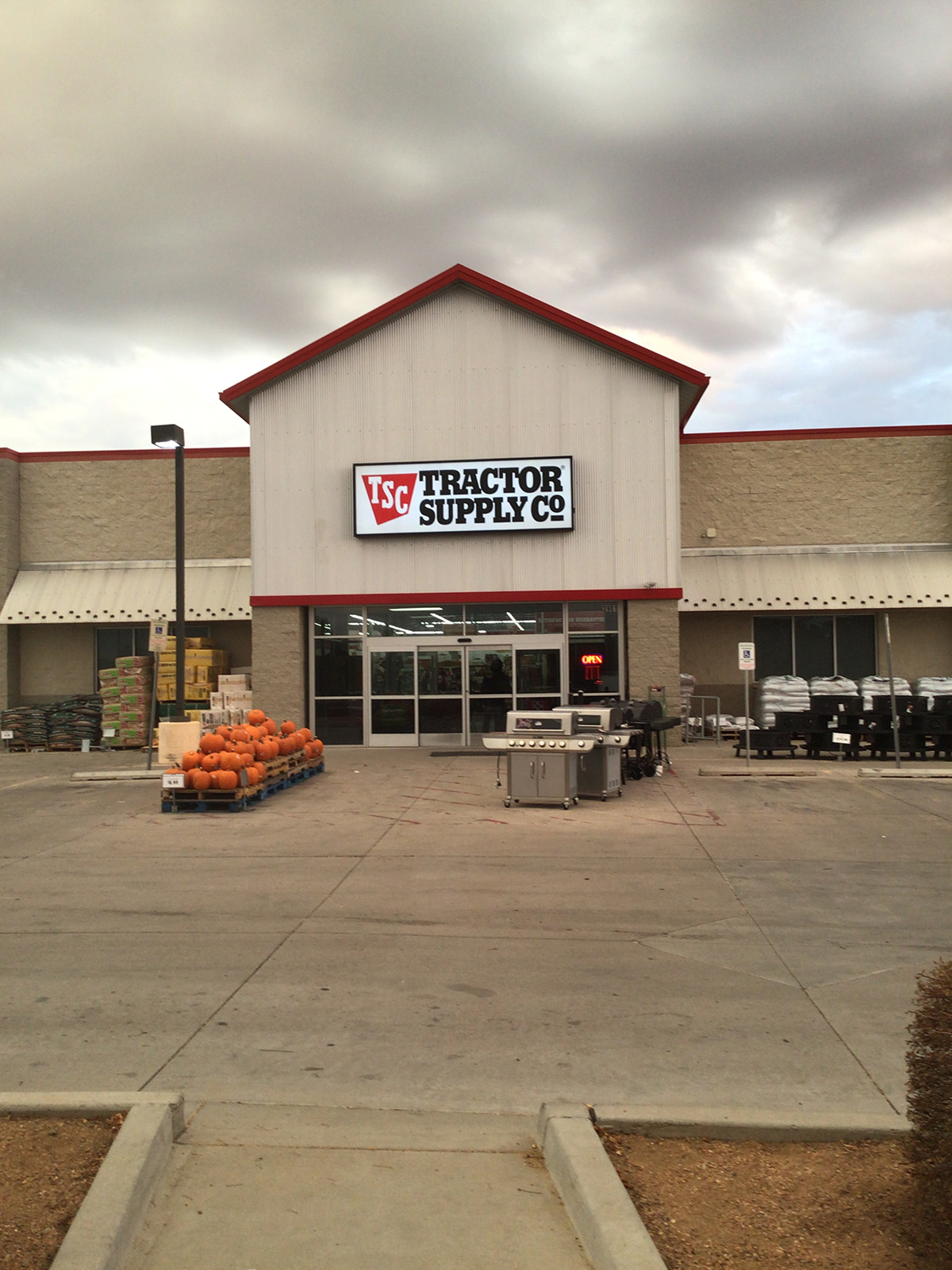 Tractor Supply Co. Santa Fe (505)471-9160