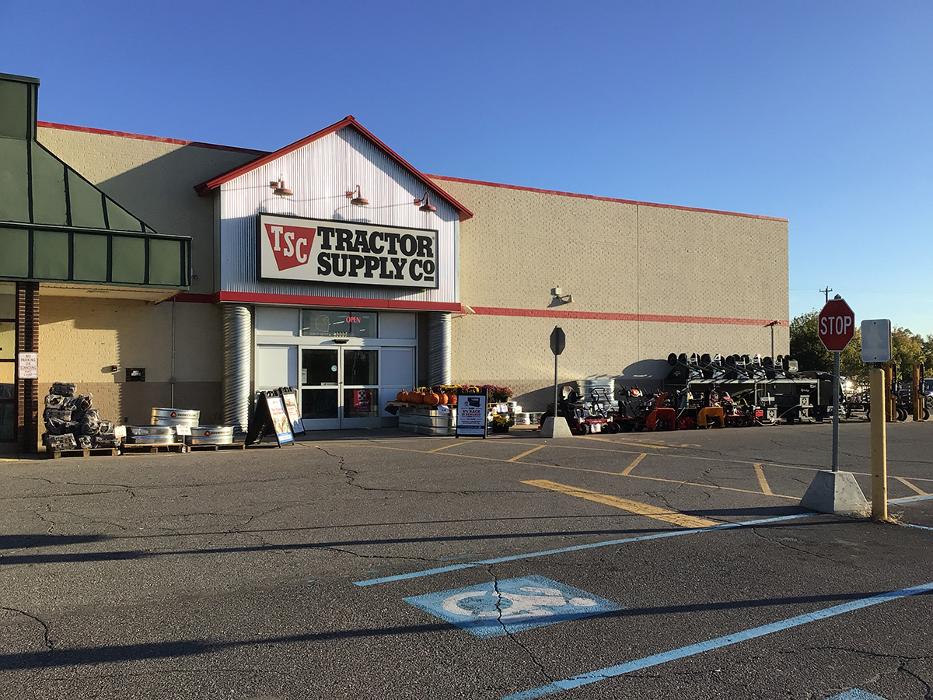 Tractor Supply Co. - Trenton, MI