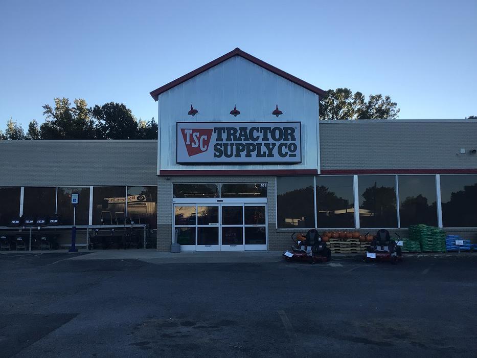 Tractor Supply Co. - Heber Springs, AR