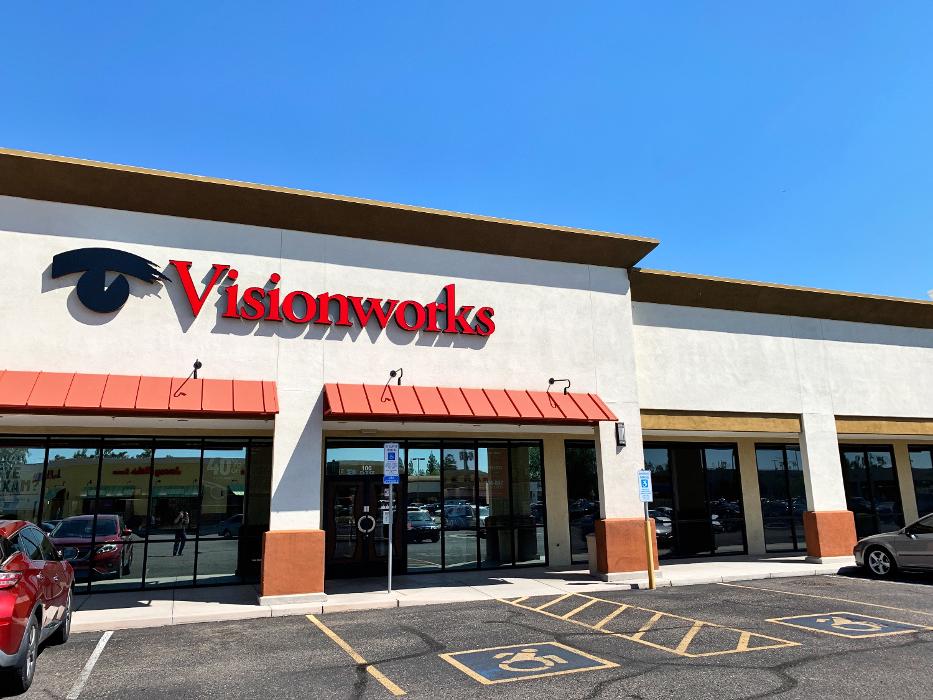 Visionworks Village Square II Logo