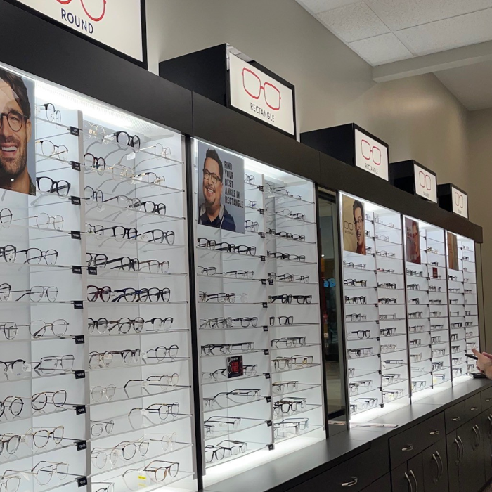 Visionworks Cumberland Mall Logo