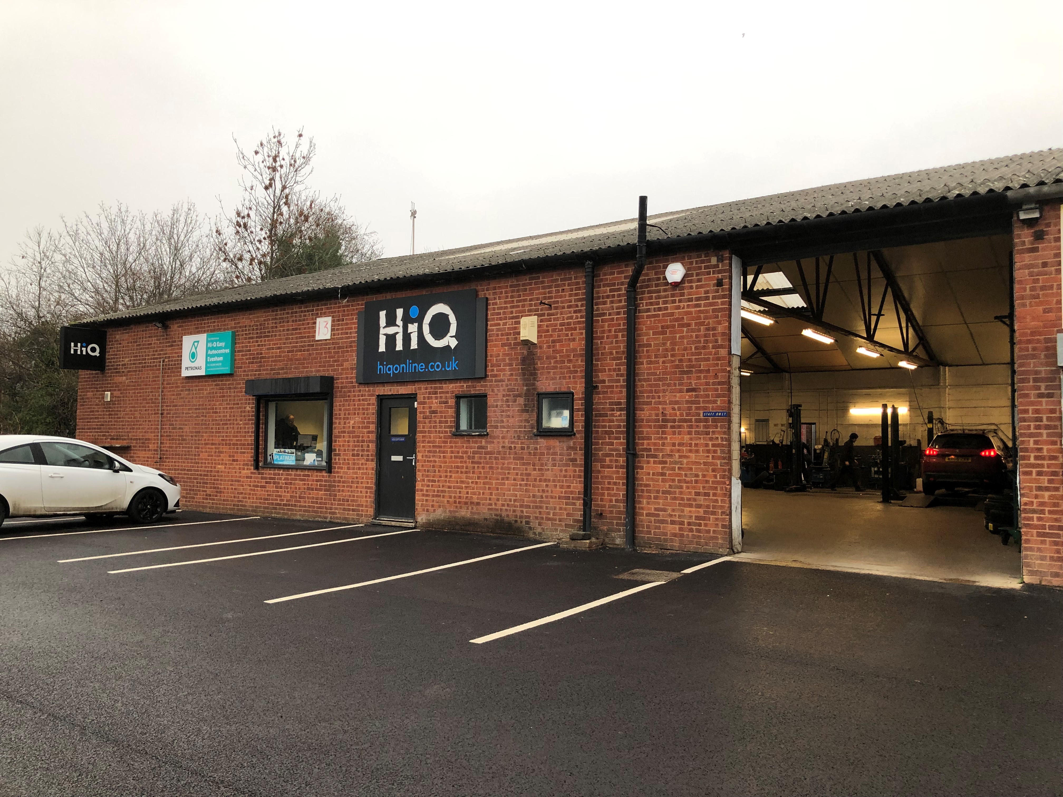 HiQ Tyres & Autocare Evesham Evesham 01386 446230