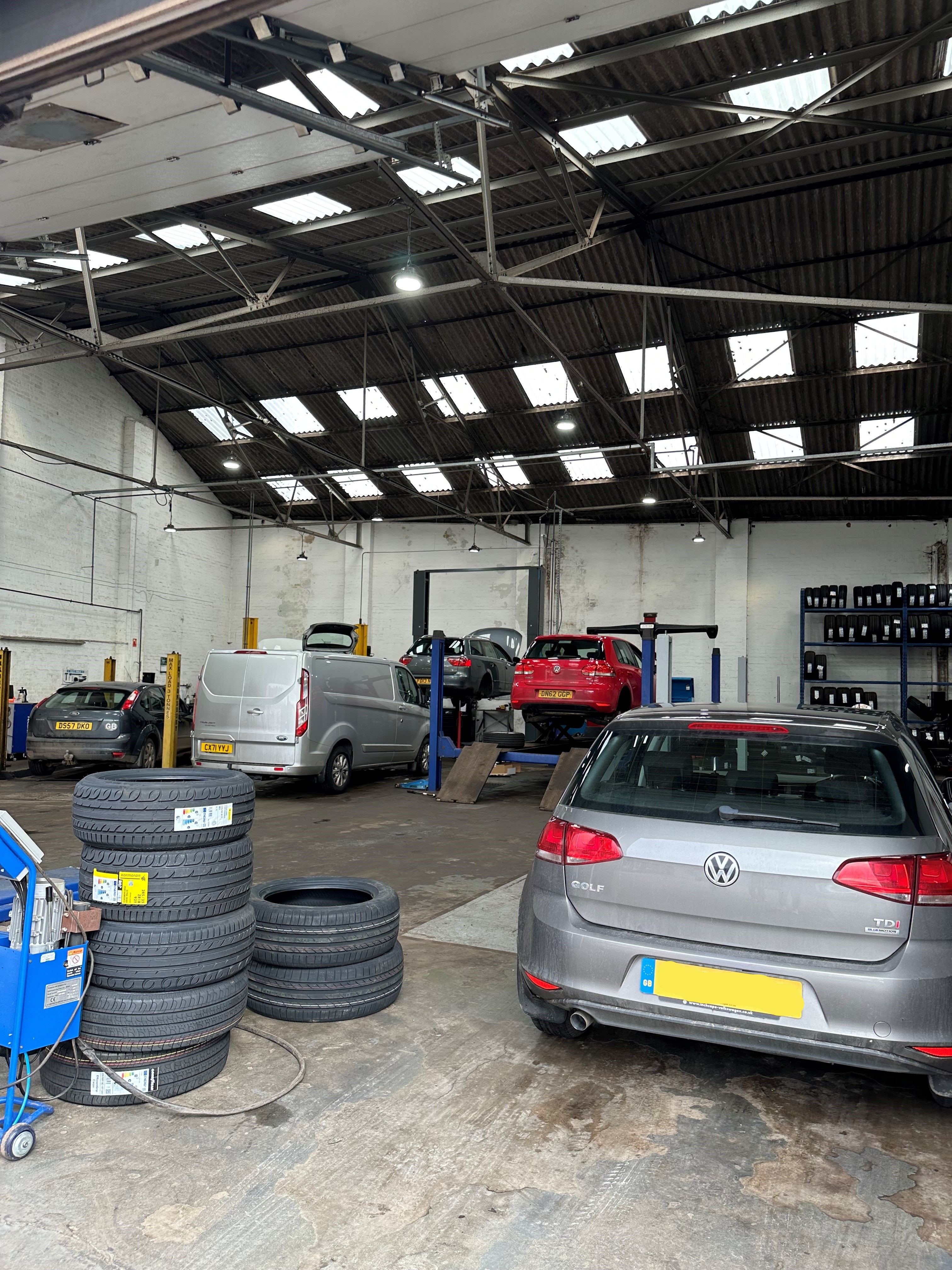 HiQ Tyres & Autocare Shrewsbury Shrewsbury 01743 232896