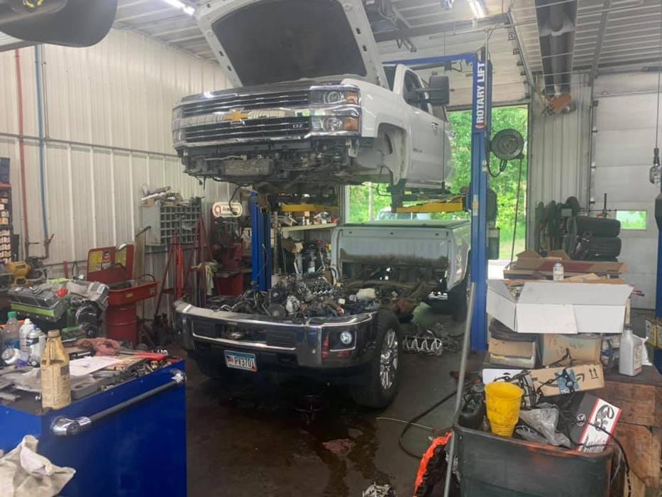L & R Automotive - Forest Lake, MN