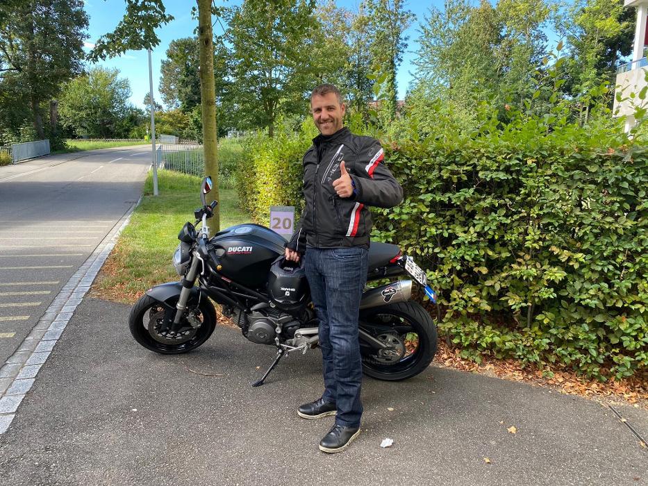 BLINK Fahrschule Zürich | Auto Fahrstunden, Motorrad Grundkurse, VKU, Bederstrasse in Zürich