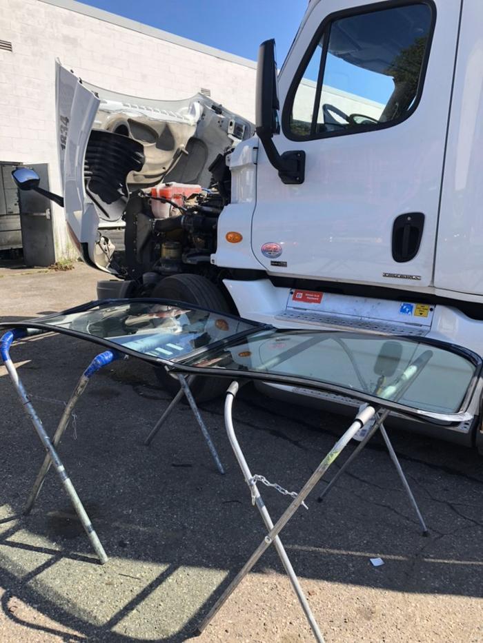 RC Auto Glass - Sterling Heights, MI