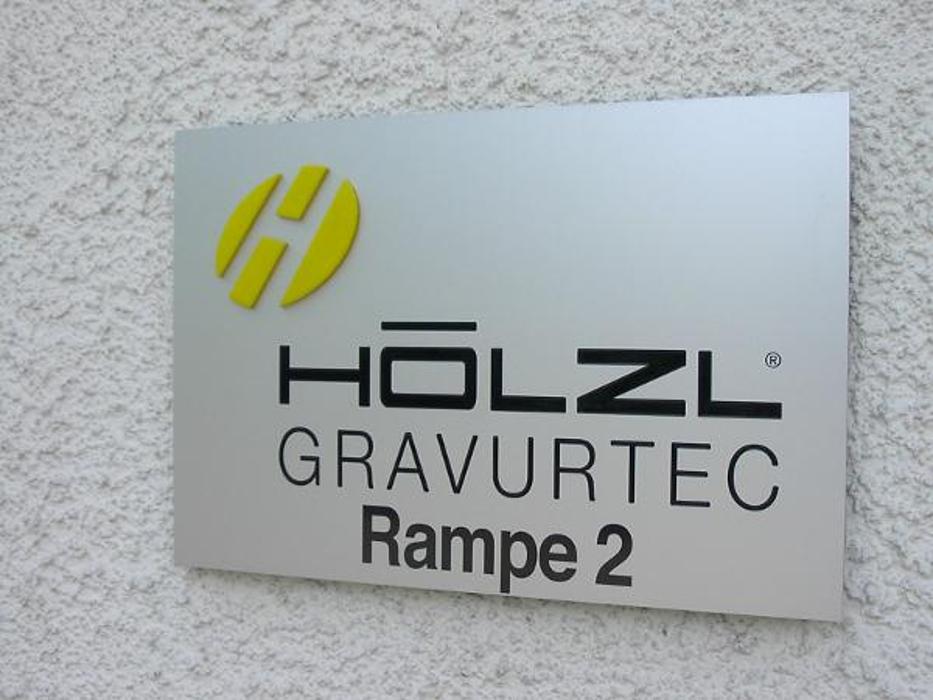 Hölzl Gravuren GmbH, Steinbux in Götzis