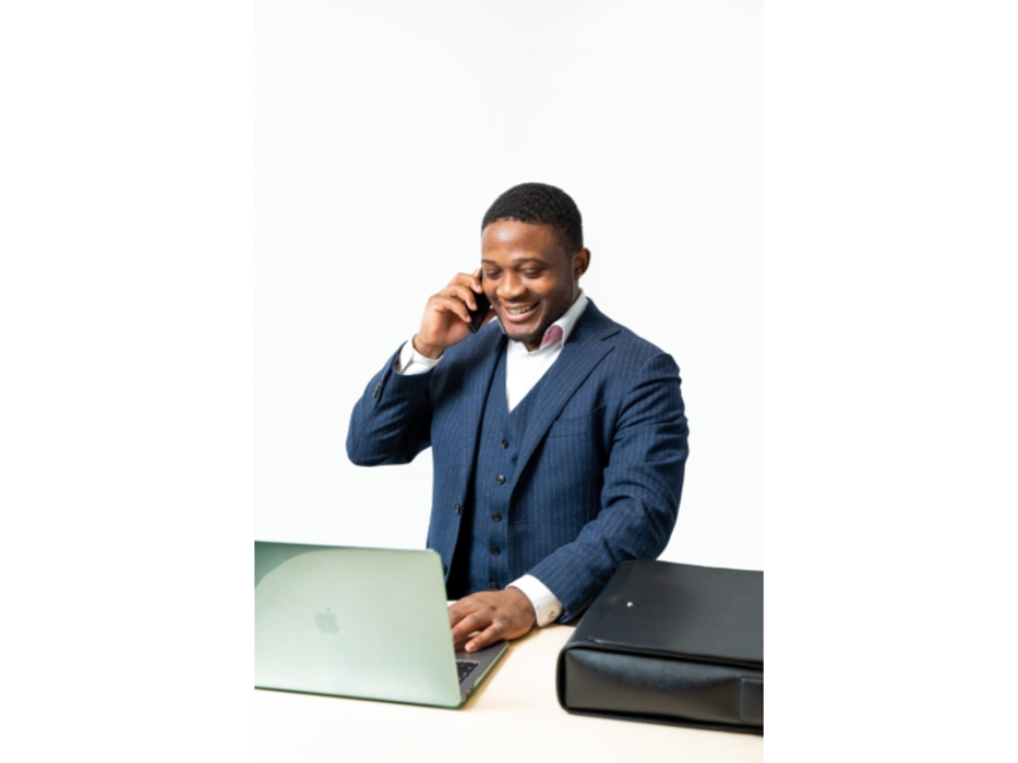 ERGO Pro Henri Dumont Tchokossi in Berlin