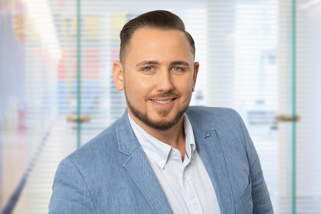 ERGO Versicherung Alexander Brotzmann, Am See in Petersberg