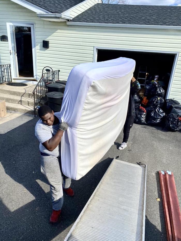 B & M Moving and Cleaning Services - Trenton, NJ
