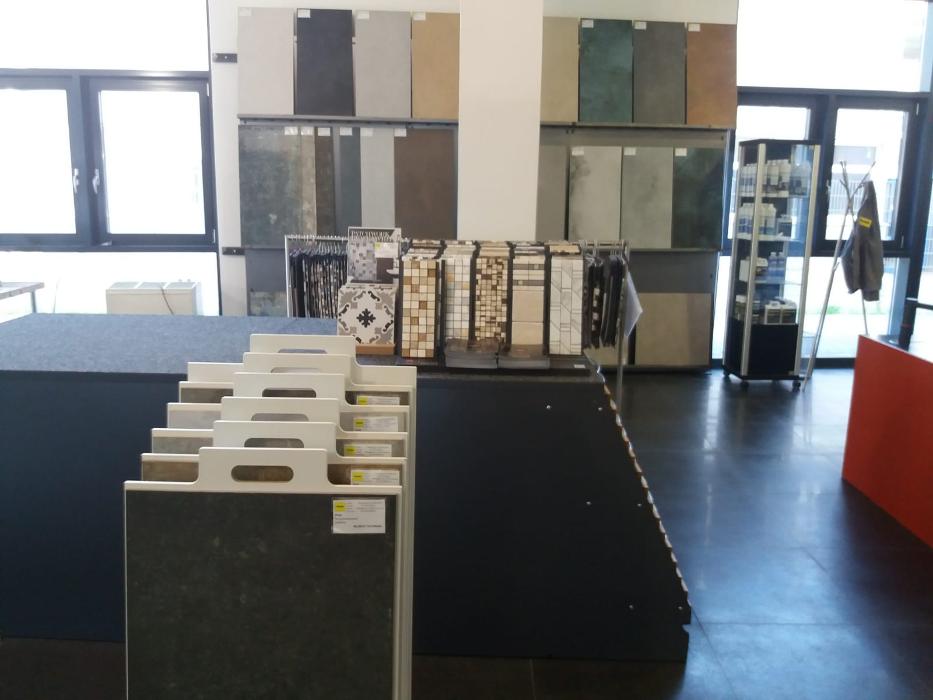 Jenewein Gesellschaft.m.b.H. Fliesen - Natursteinverlegung, Gewerbepark in Gemeinde Imst