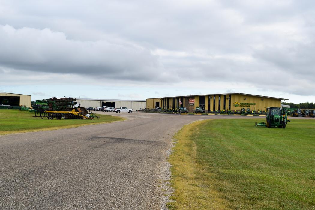 Prairie State Tractor - Lacon, IL