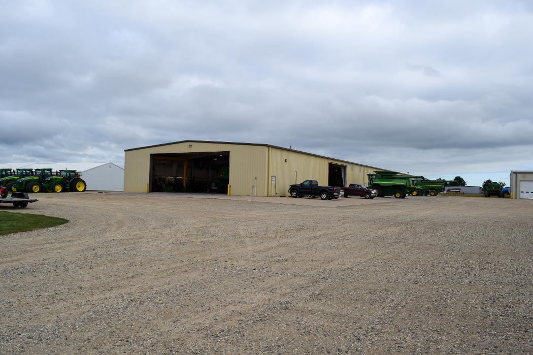 Prairie State Tractor - Lacon, IL