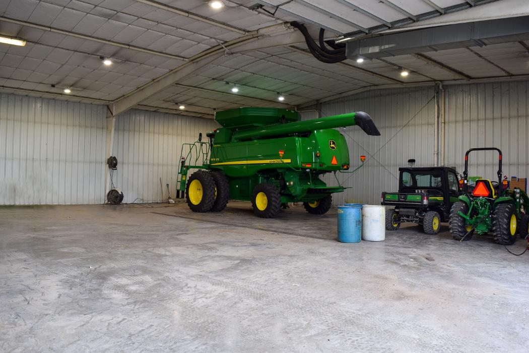 Prairie State Tractor - Lacon, IL