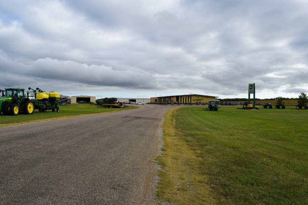 Prairie State Tractor - Lacon, IL