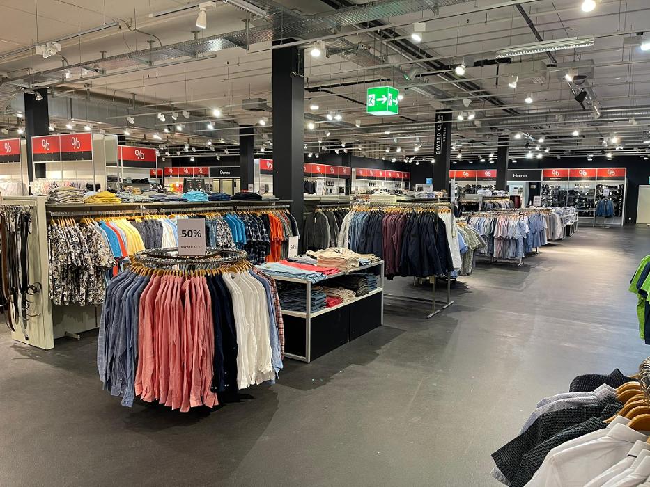 BAYARD CO LTD OUTLET, Neue Winterthurerstrasse in Dietlikon