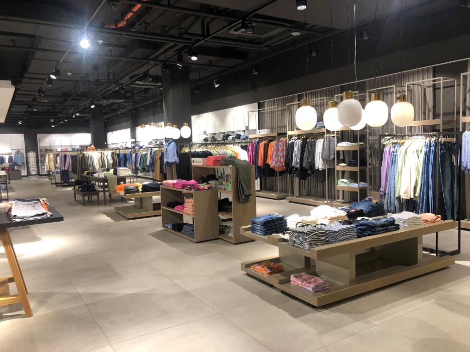 BAYARD CO LTD ILLUSTER, Zürichstrasse in Uster