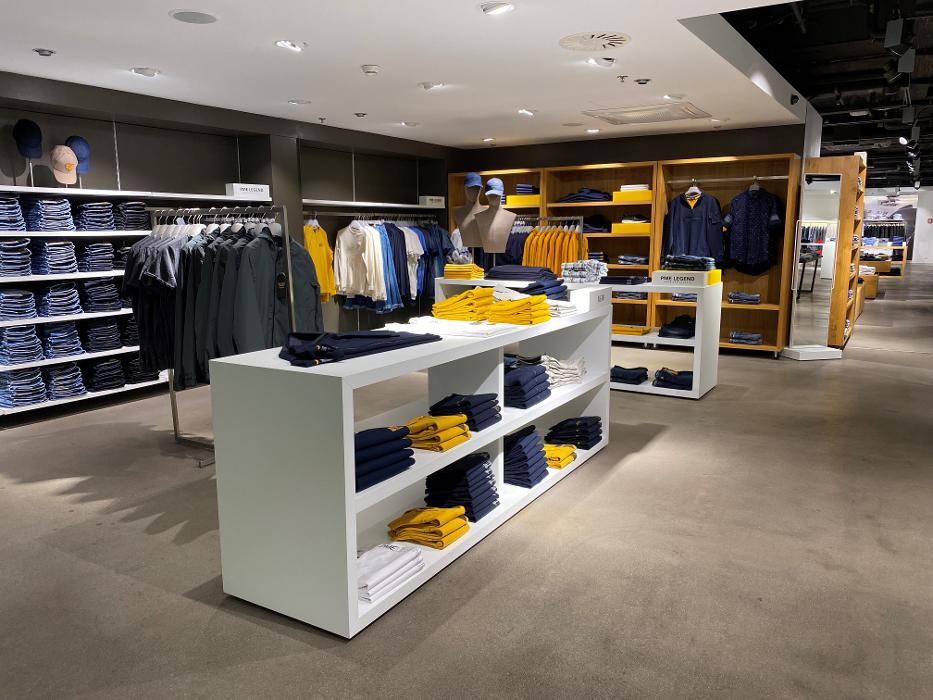 BAYARD CO LTD MEN AIRPORT, Butzenbüelring in Zürich